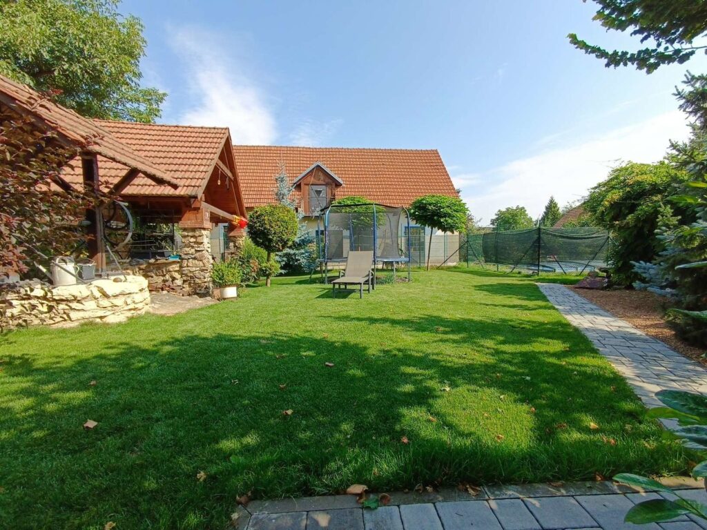 Prodej domu 225 m², pozemek 708 m² 3 1692346350204