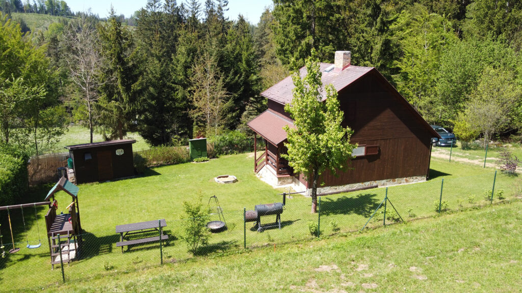 Prodej chaty 4+kk, 63 m², na pozemku 353 m² 14 Prodej chaty 4kk 63 m² na pozemku 353 m² Houserovka – Pelhrimov Reality VencovskY Vysocina 19 300x200 4