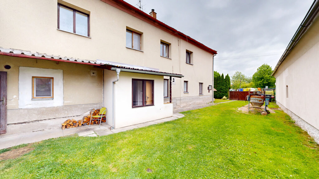 Prodej rodinného domu 4+1, 126 m², pozemek 3 755 m² 2 Prodej rodinneho domu 41 126 m² pozemek 3 755 m² – Rosice okres Chrudim REALITY VENCOVSKY 19 Pardubicky kraj