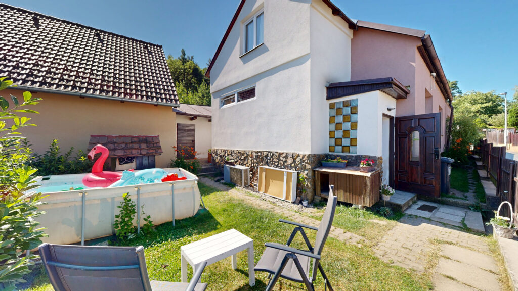 Prodej domu 158 m², pozemek 287 m² 17 prodej domu 158 m2 praha 5 zbraslav garaz terasa ulice k vejvodaku realityvencovsky 5