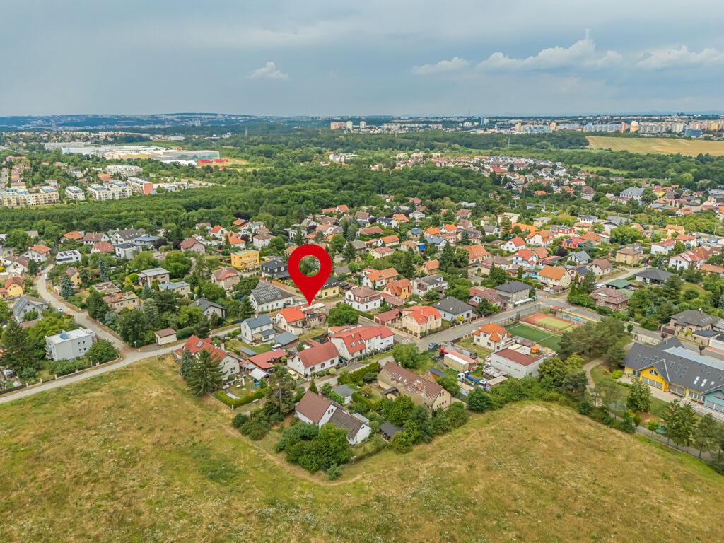 Prodej domu 302 m² s pozemek 625 m² 11 prodej domu Dolni Pocernice ulice Listopadova praha reality vencovsky 48