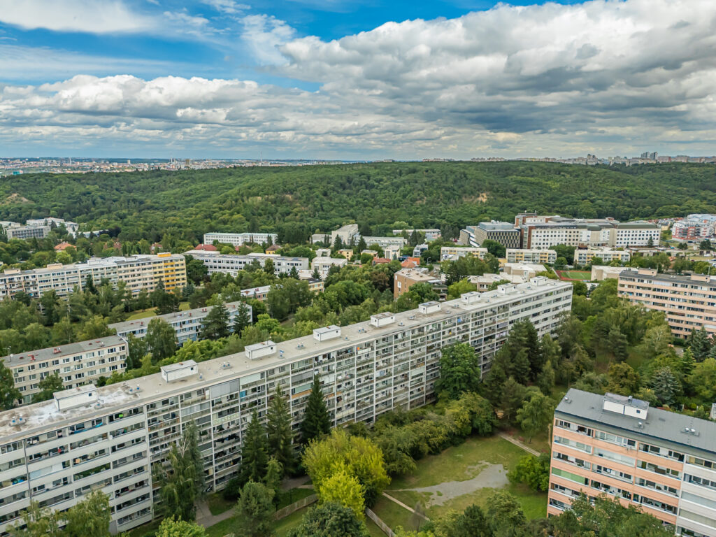 Prodej bytu 4+1 v osobním vlastnictví 62 m² 12 DJI 20250722124855 0950 D