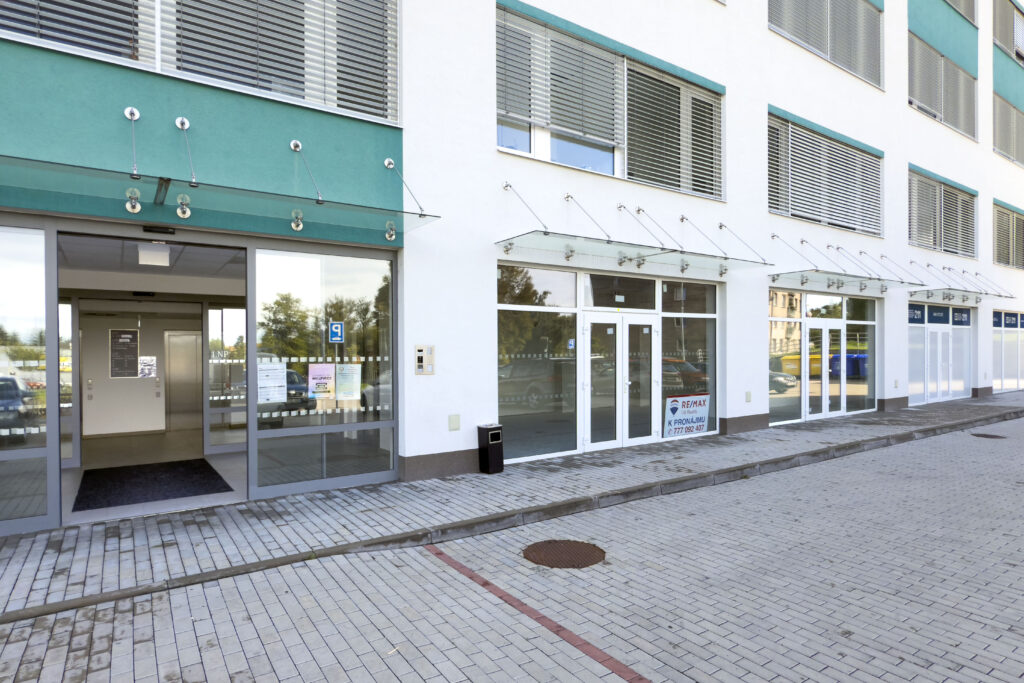 Pronajem komercniho prostoru 41 m² Milovice ulice Spojovaci Milovice – cast obce Mlada Reality Vencovsky