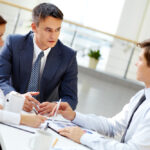 Poradenství 1 businessman paying attention in the interview