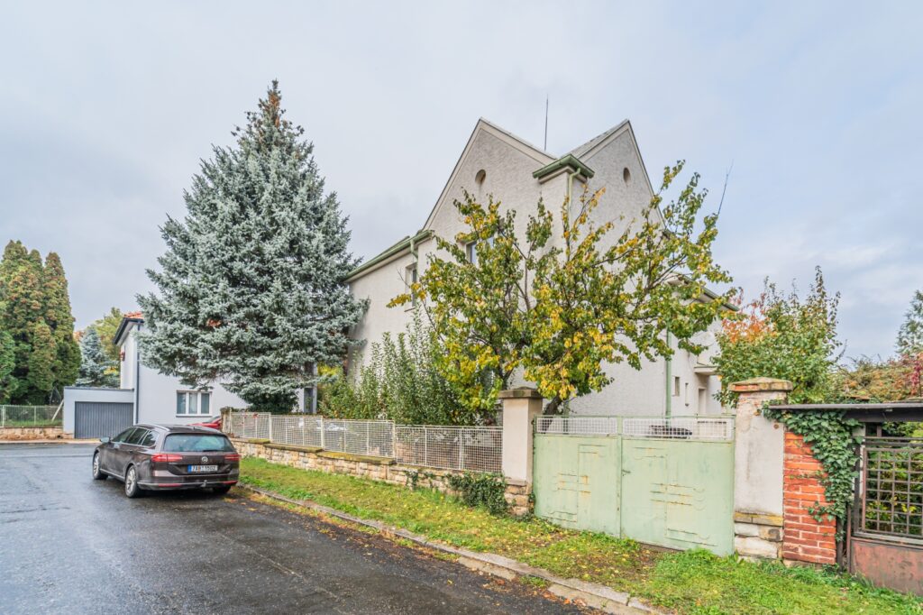 Prodej rodinného domu 214 m² s pozemkem 490 m2 13 Prodej domu Cesky Brod ulice svatopluka cecha reality vencovsky 23