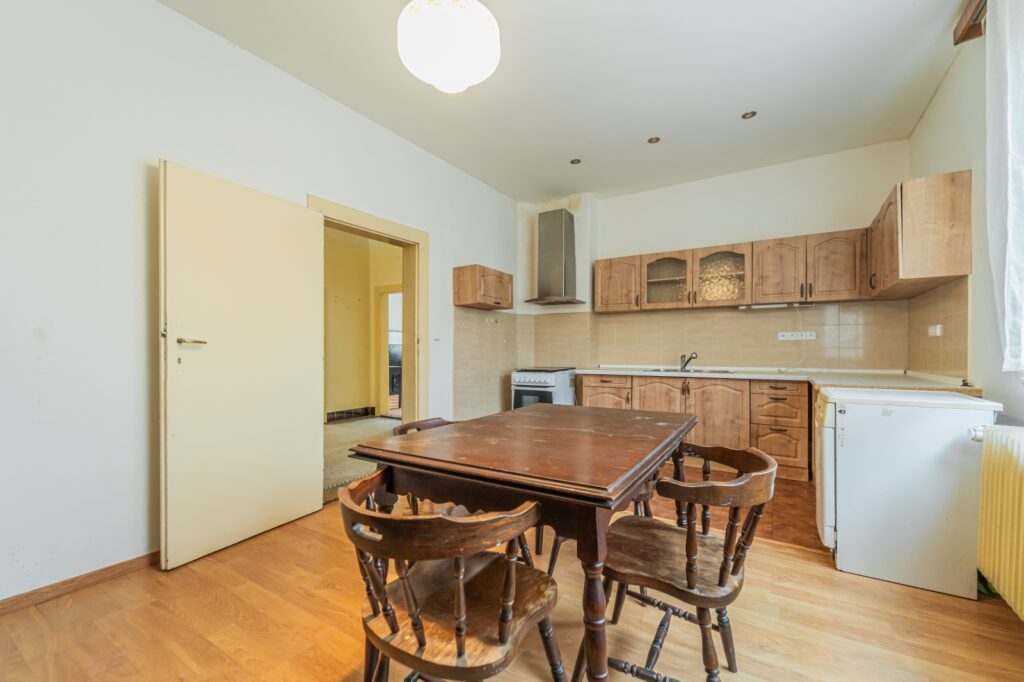 Prodej rodinného domu 214 m² s pozemkem 490 m2 3 Prodej domu Cesky Brod ulice svatopluka cecha reality vencovsky 29