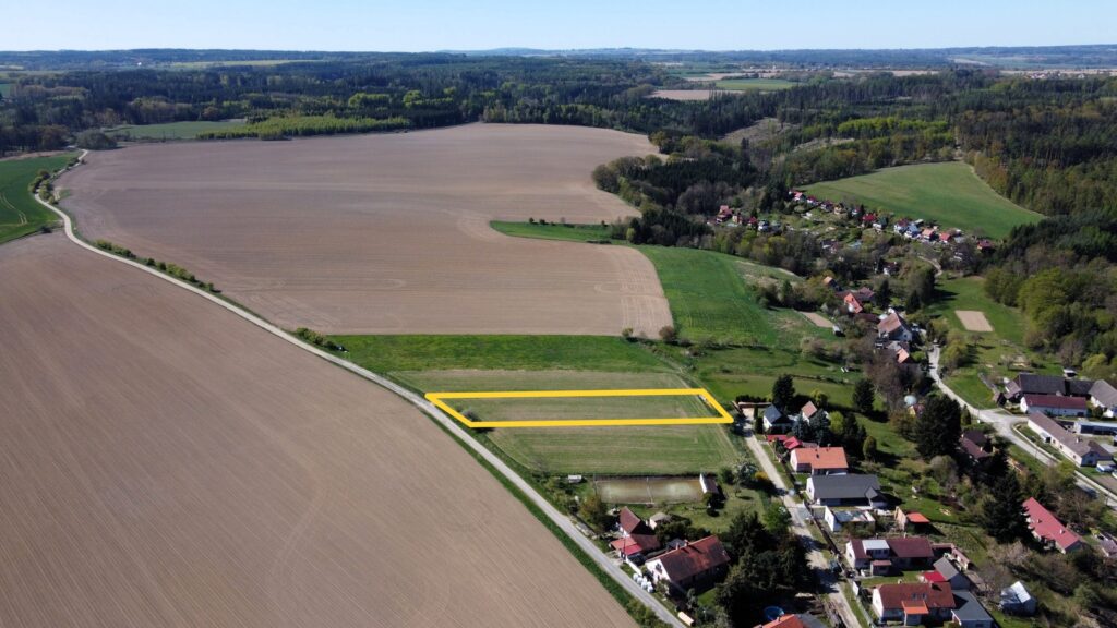 Prodej pozemku 2617 m² 2 dji 0658