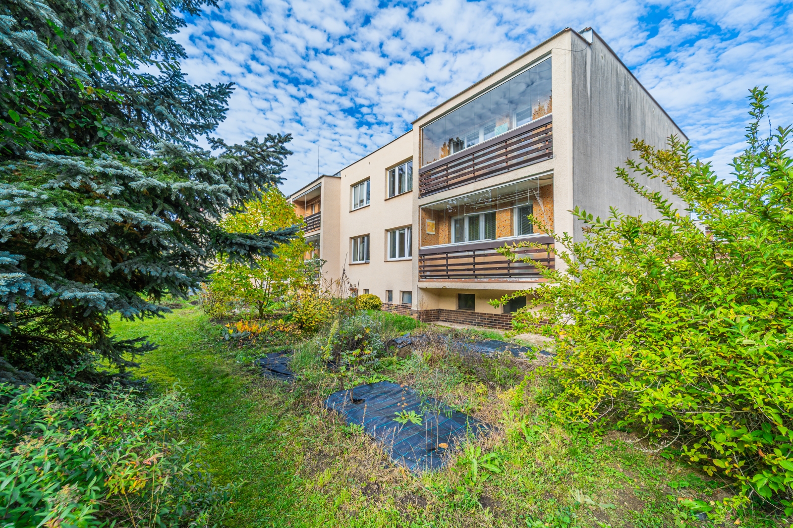 Prodej bytu 3+1 3 prodej bytu 31 garaz balkon Hostivice u Prahy ulice na piskach reality vencovsky 12