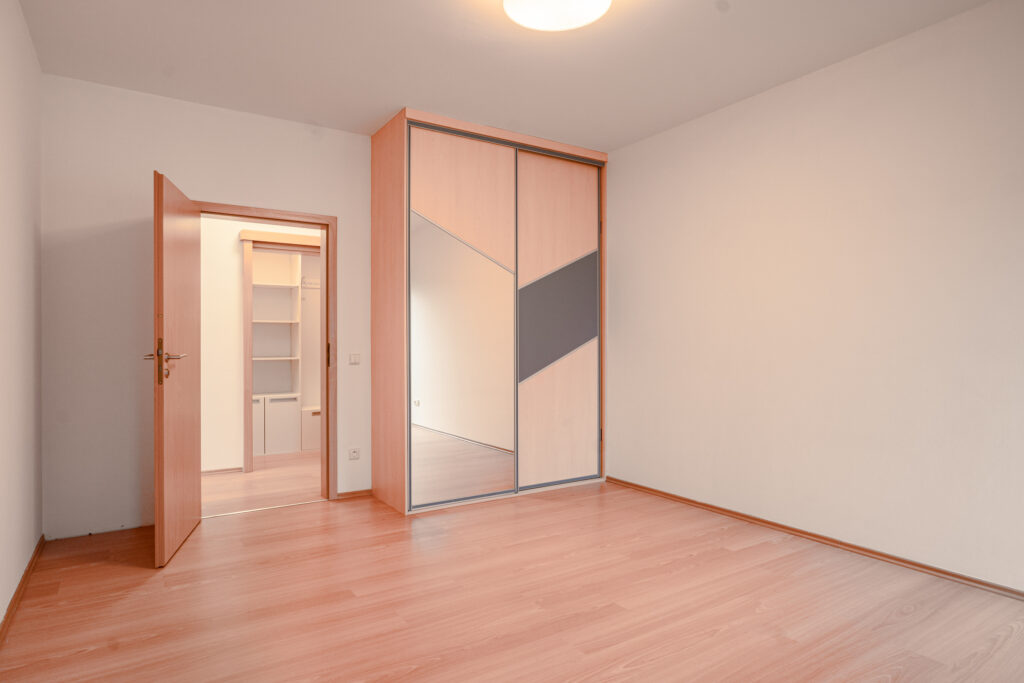 Prodej cihlového bytu 3+kk v osobním vlastnictví 83 m² 9 prodej bytu 3kk havlickuv brod garazove stani stromovka kraj vysocina reality vencovsky 14