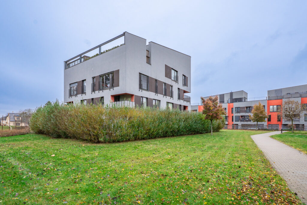 Prodej cihlového bytu 3+kk v osobním vlastnictví 83 m² 15 prodej bytu 3kk havlickuv brod garazove stani stromovka kraj vysocina reality vencovsky 27