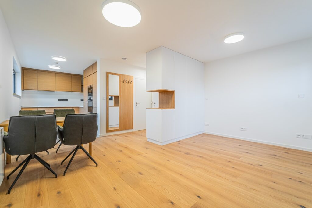 Pronájem bytu 1+kk v osobním vlastnictví 32 m² 3 pronajem bytu 32 m2 ulice debolinska kunrtaice praha 4 reality vencovsky 10
