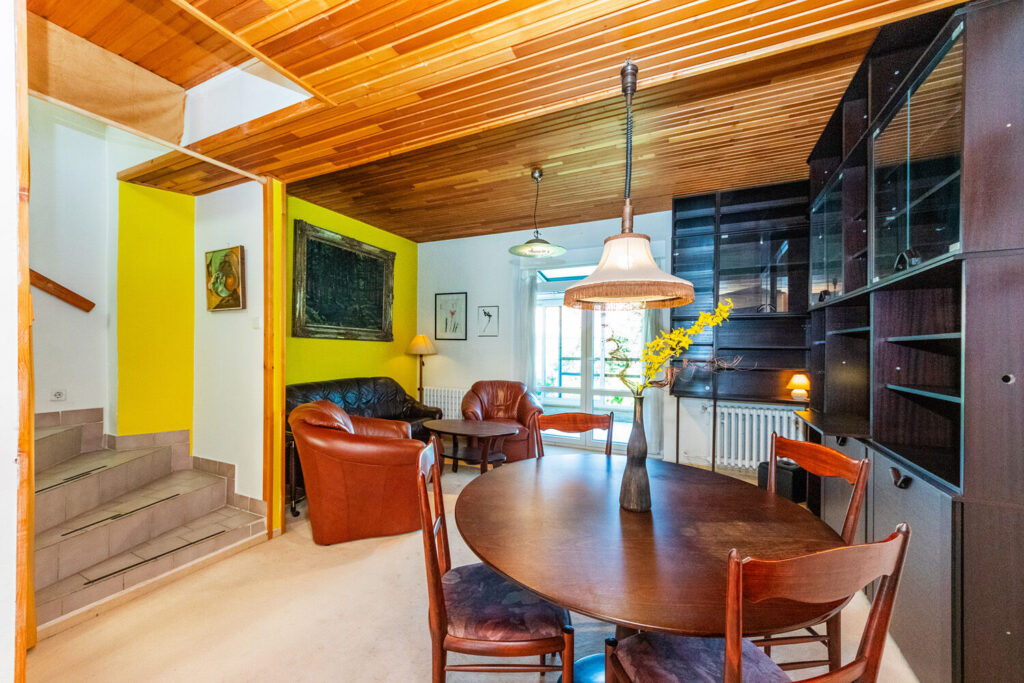 Prodej domu 163 m² 8 mg 0214