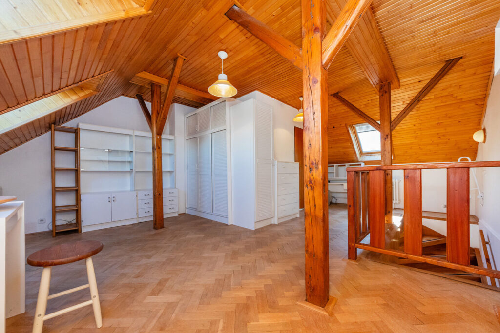 Prodej domu 163 m² 18 mg 0268