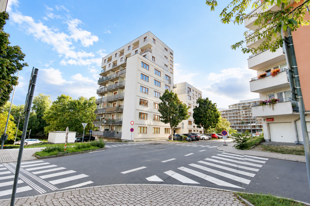 Prodej bytu 1+kk v osobním vlastnictví 35 m² 17 Prodej bytu 1kk 35 m2 Nazovska Praha 10 Strasnice Reality Vencovsky 04 1
