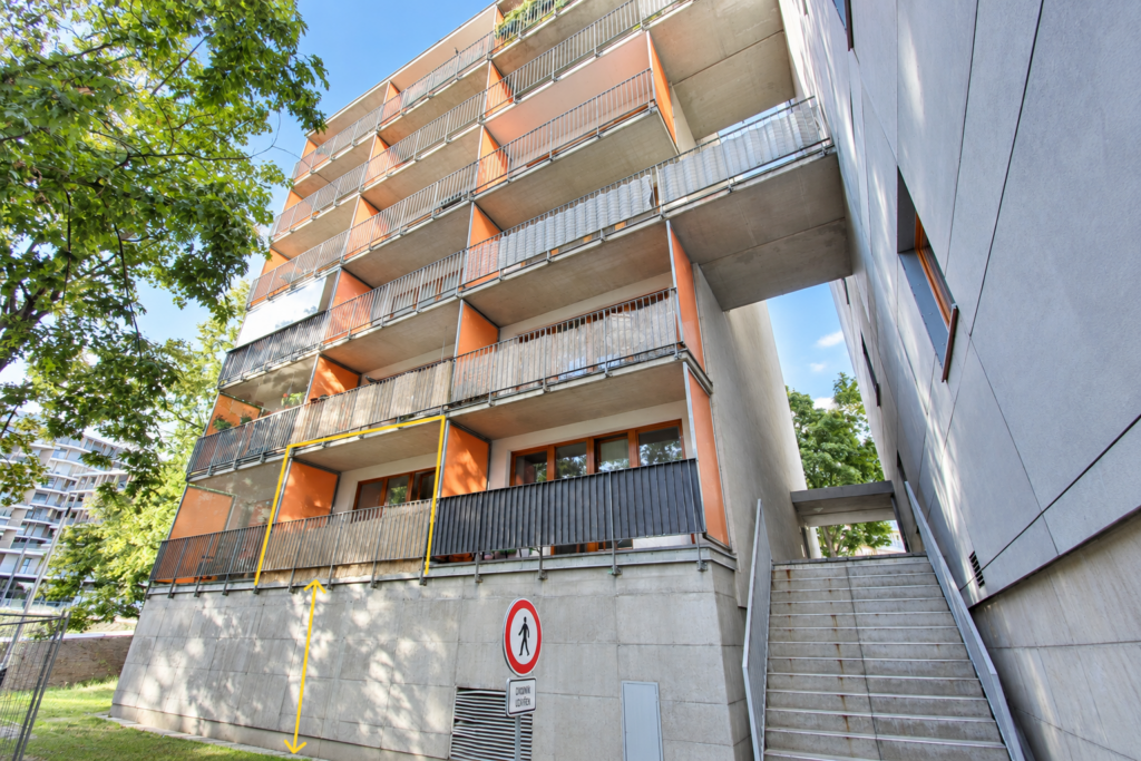 Prodej bytu 1+kk v osobním vlastnictví 35 m² 14 Prodej bytu 1kk 35 m2 Nazovska Praha 10 Strasnice Reality Vencovsky 07 1