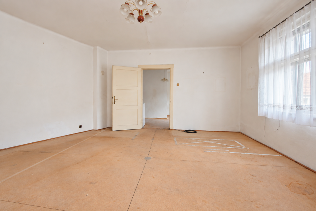 Prodej rodinného domu 3+1 o velikosti 135 m² 8 Prodej rodinneho domu 31 o velikosti 135m2 ulice Rosolova Pelhrimov Kraj Vysocina Reality Vencovsky 02