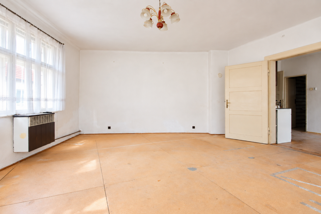 Prodej rodinného domu 3+1 o velikosti 135 m² 9 Prodej rodinneho domu 31 o velikosti 135m2 ulice Rosolova Pelhrimov Kraj Vysocina Reality Vencovsky 03