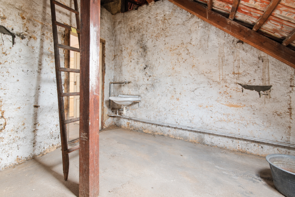 Prodej rodinného domu 3+1 o velikosti 135 m² 22 Prodej rodinneho domu 31 o velikosti 135m2 ulice Rosolova Pelhrimov Kraj Vysocina Reality Vencovsky 14