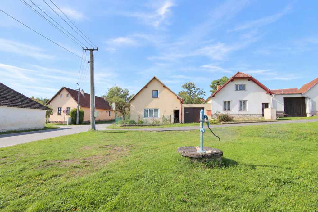Prodej rodinneho domu chalupy 31 80m2 Brezina Jindrichuv Hradec Jihocesky kraj Reality Vencovsky 11
