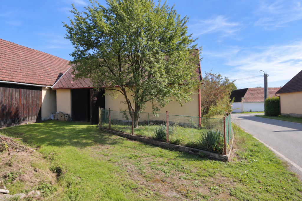 Prodej rodinneho domu chalupy 31 80m2 Brezina Jindrichuv Hradec Jihocesky kraj Reality Vencovsky 13