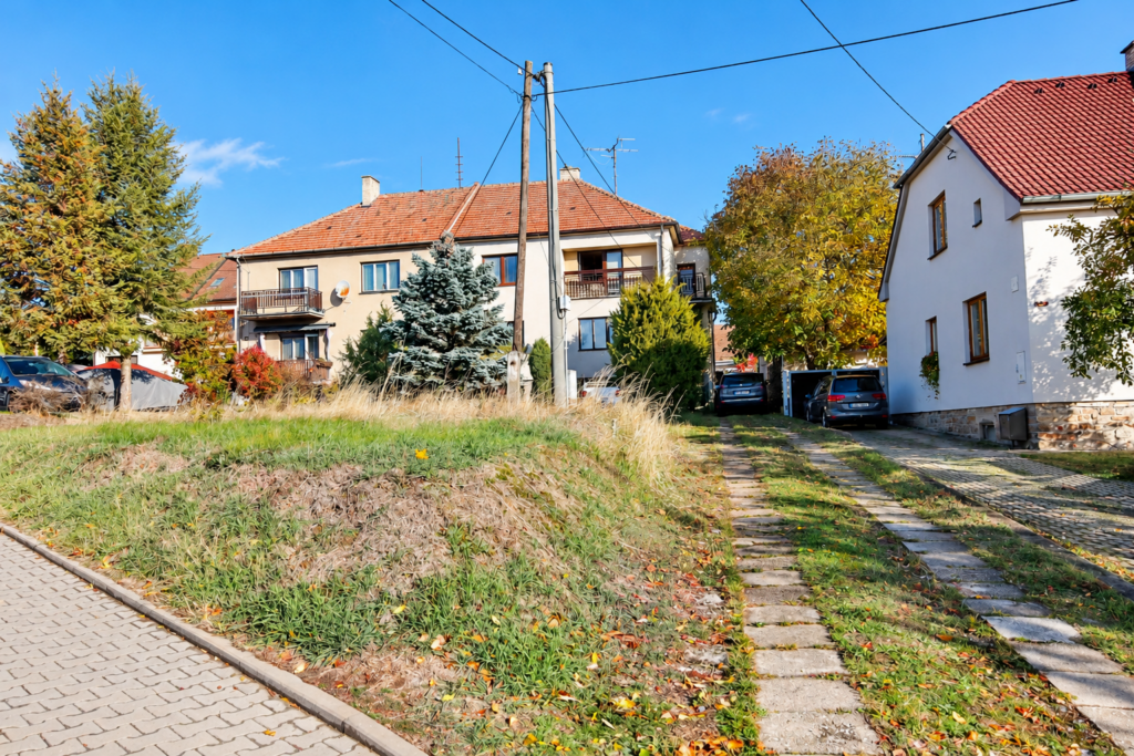 Prodej rodinného domu 2× 3+1, 245 m² 11 prodej rodinneho domu 2x 3 1 245 m2 velka bites lanice reality vencovsky brno kraj vysocina 11 podzimni ulice mezi rodinnymi domy