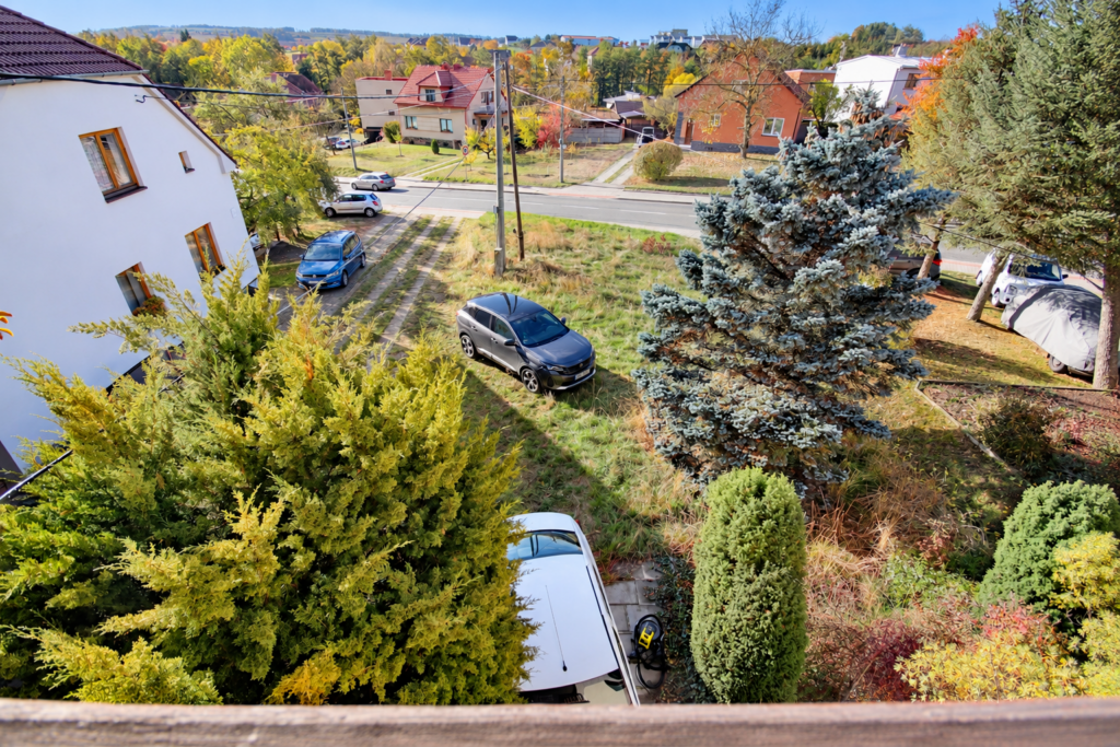 Prodej rodinného domu 2× 3+1, 245 m² 12 prodej rodinneho domu 2x 3 1 245 m2 velka bites lanice reality vencovsky brno kraj vysocina 16 podzimni vyhled na primestskou zahradu