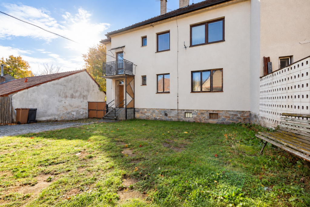 Prodej rodinného domu 2× 3+1, 245 m² 10 prodej rodinneho domu 2x 3 1 245 m2 velka bites lanice reality vencovsky brno kraj vysocina 23 sluncem zality podzimni dvur