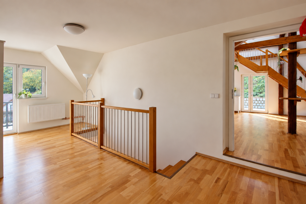 Prodej rodinného domu se dvěma bytovými jednotkami, 272 m², pozemek 932 m² 10 prodej rodinneho domu dve bytove jednotky 272 m2 pozemek 932 m2 jilove u prahy kabaty reality vencovsky 39
