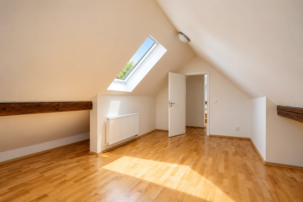 Prodej rodinného domu se dvěma bytovými jednotkami, 272 m², pozemek 932 m² 15 prodej rodinneho domu dve bytove jednotky 272 m2 pozemek 932 m2 jilove u prahy kabaty reality vencovsky 48