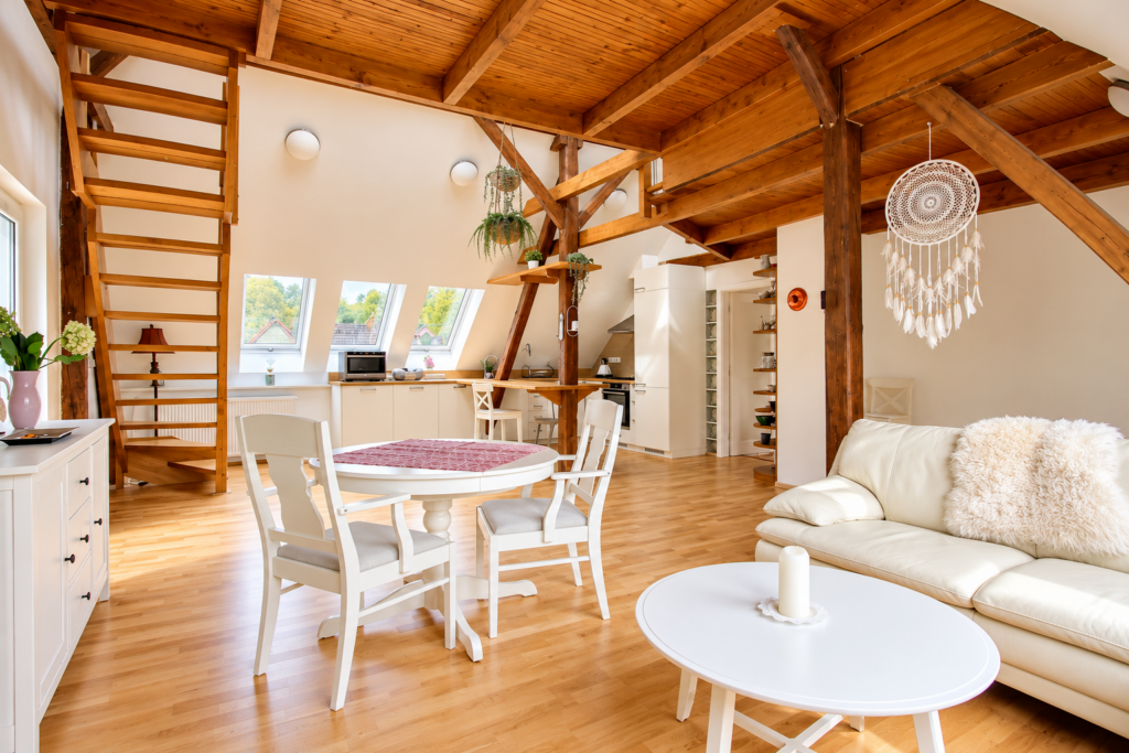 Prodej rodinného domu se dvěma bytovými jednotkami, 272 m², pozemek 932 m² 19 prodej rodinneho domu dve bytove jednotky 272 m2 pozemek 932 m2 jilove u prahy kabaty reality vencovsky 59